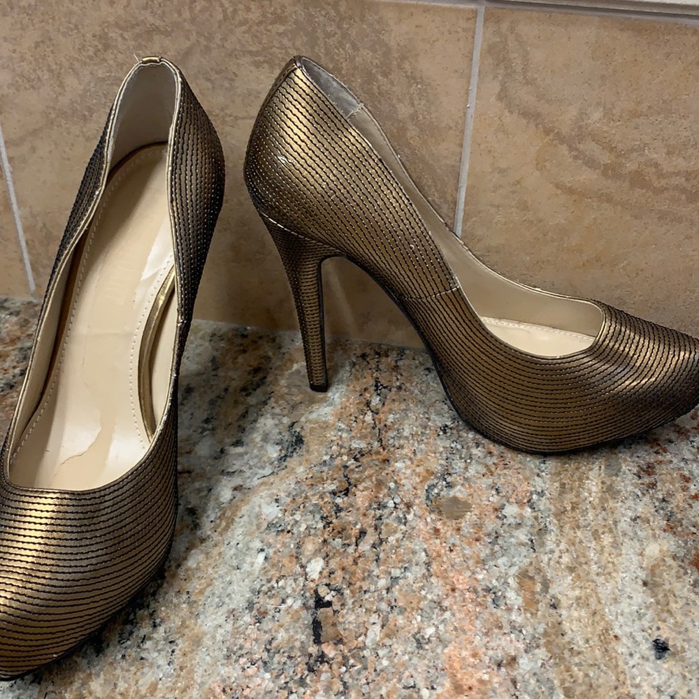 Colin Stuart Gold Heels